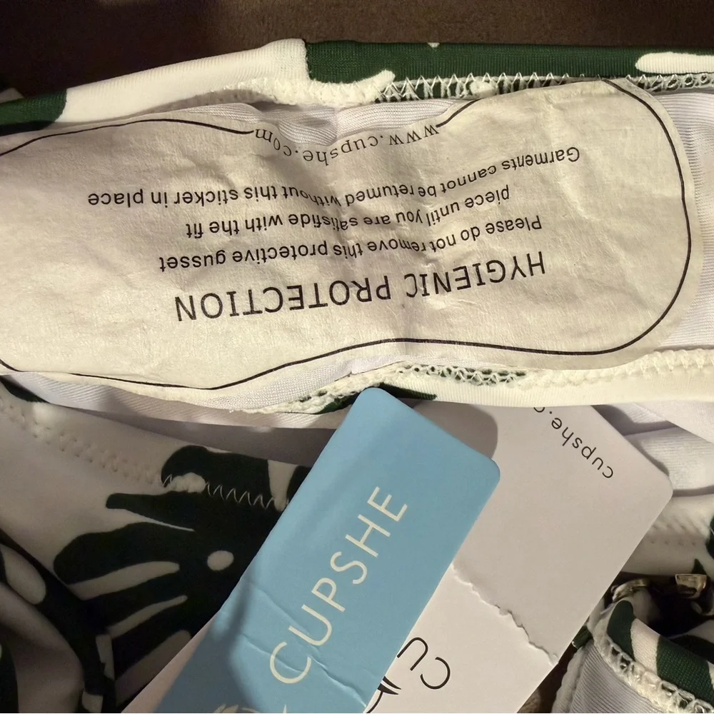 CUPSHE One Piece Swimsuit L White Green Tropical Leaf Cutout Ruffle NWT‎